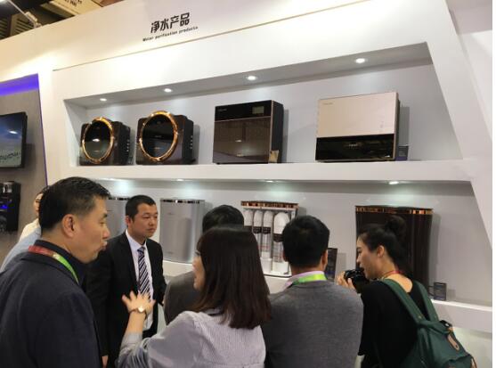 9U（中国）一站式服务平台净水机亮相2017年AWE 深耕健康用水领域1